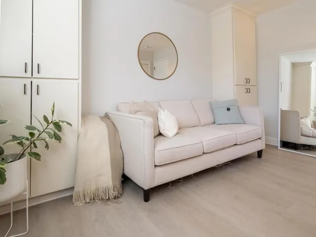10 Spiros Way, Menlo Park, California 94025