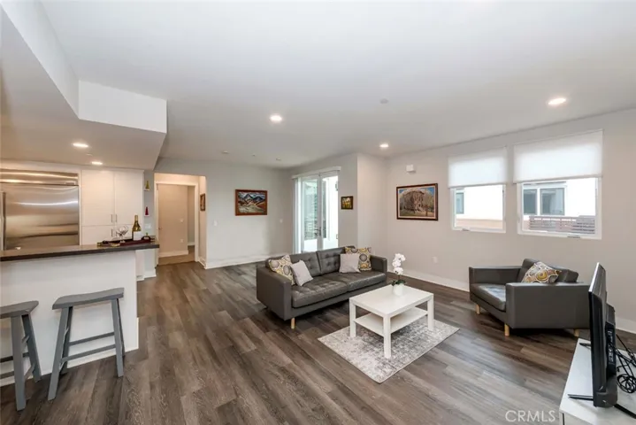 6030 Seabluff Drive 505, Playa Vista, California 90094