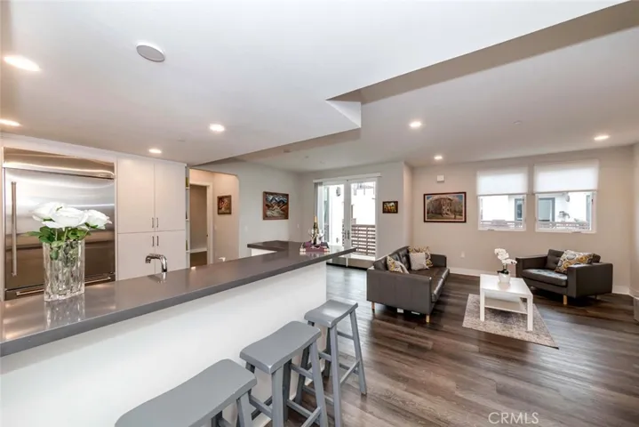 6030 Seabluff Drive 505, Playa Vista, California 90094