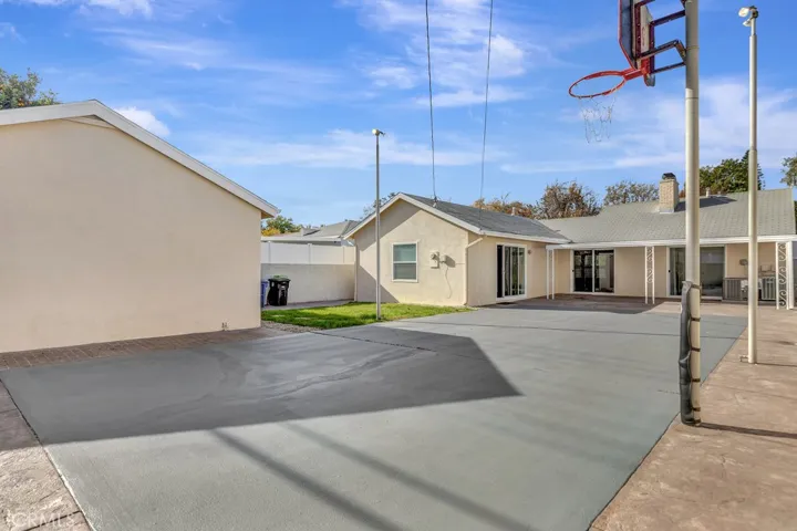 1438 N Pepper Street, Burbank, California 91505