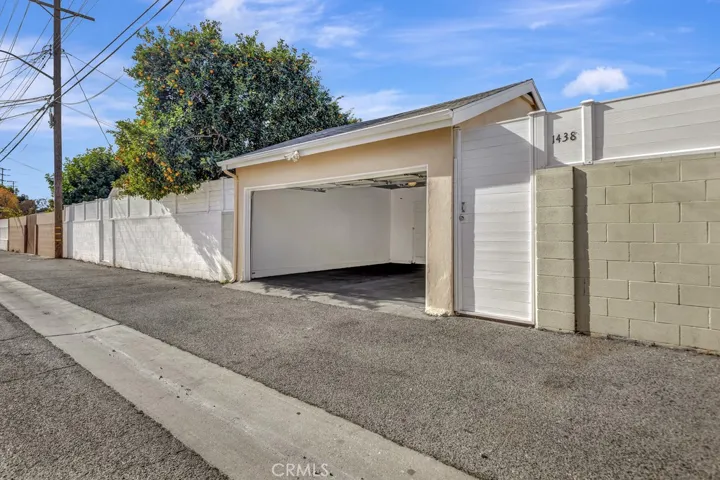 1438 N Pepper Street, Burbank, California 91505