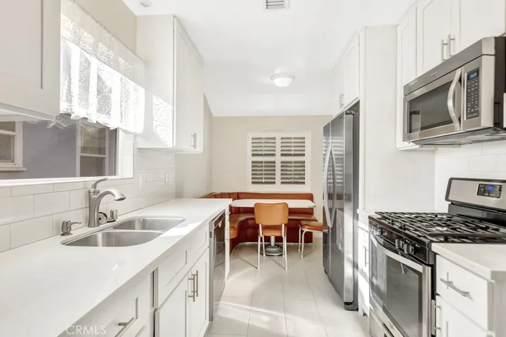1438 N Pepper Street, Burbank, California 91505