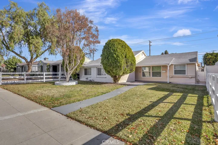 1438 N Pepper Street, Burbank, California 91505