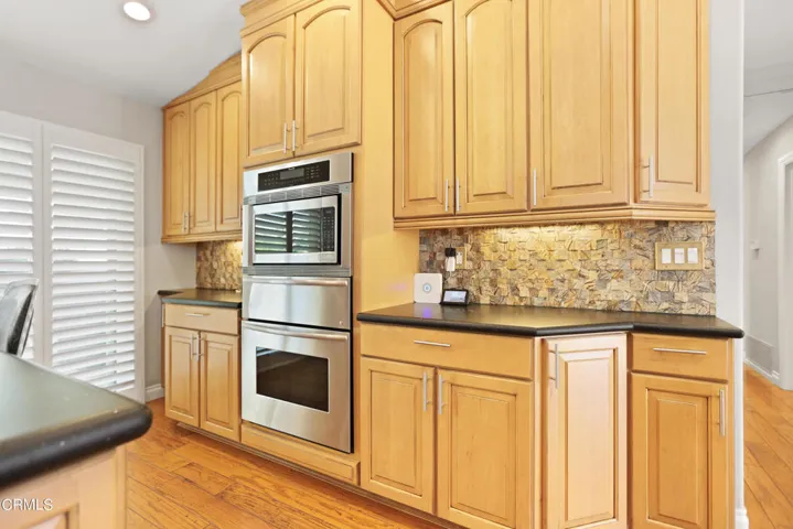 Kitchen 3-2