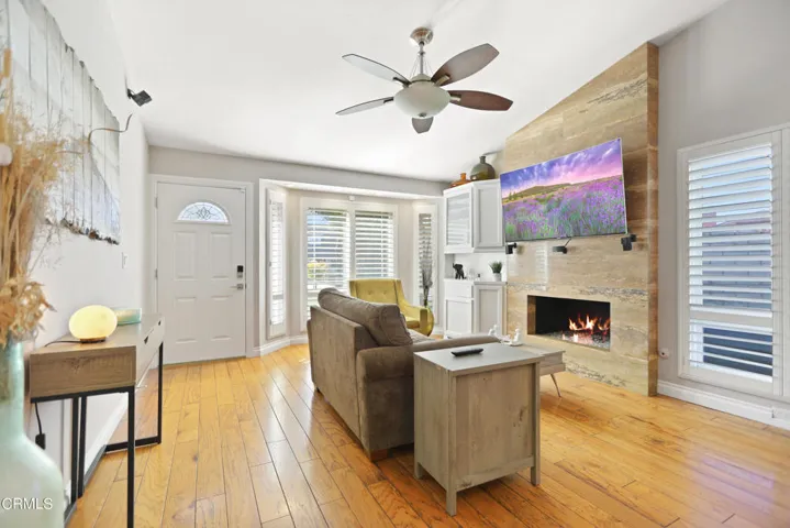 Family Room 2-2
