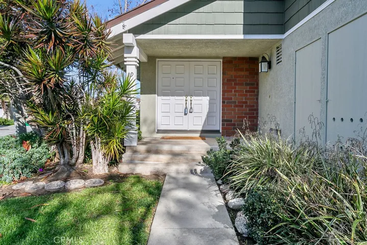 19 Summerstone, Irvine, California 92614