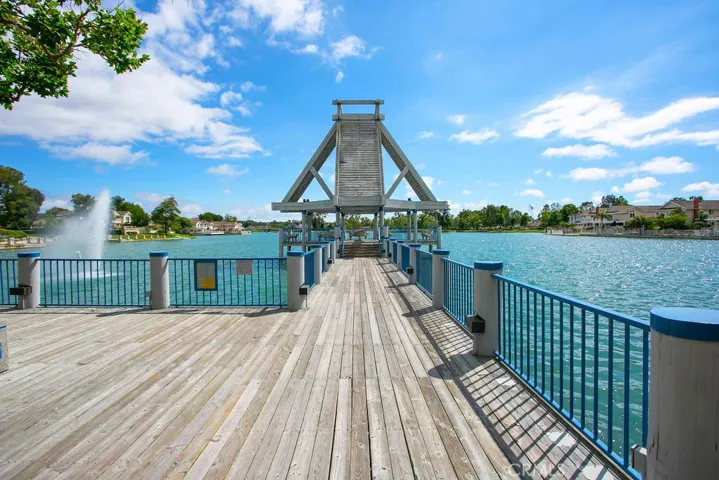 Woodbridge HOA lake