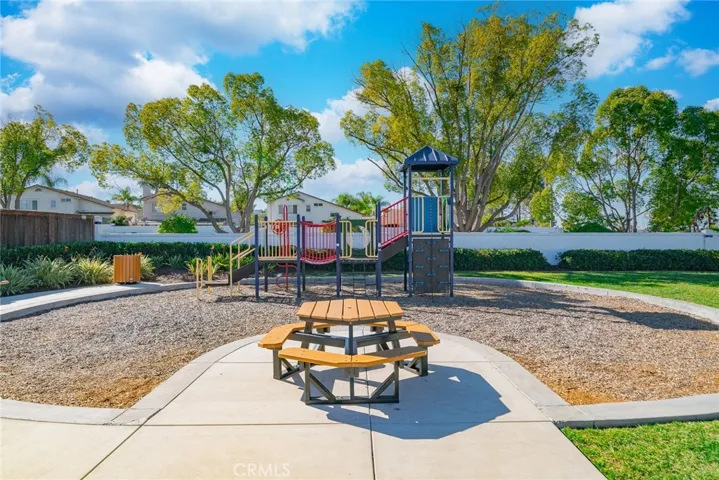 835 Mosaic Circle, Oceanside, California 92057