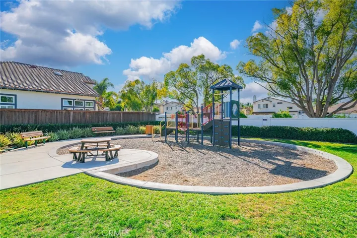 835 Mosaic Circle, Oceanside, California 92057