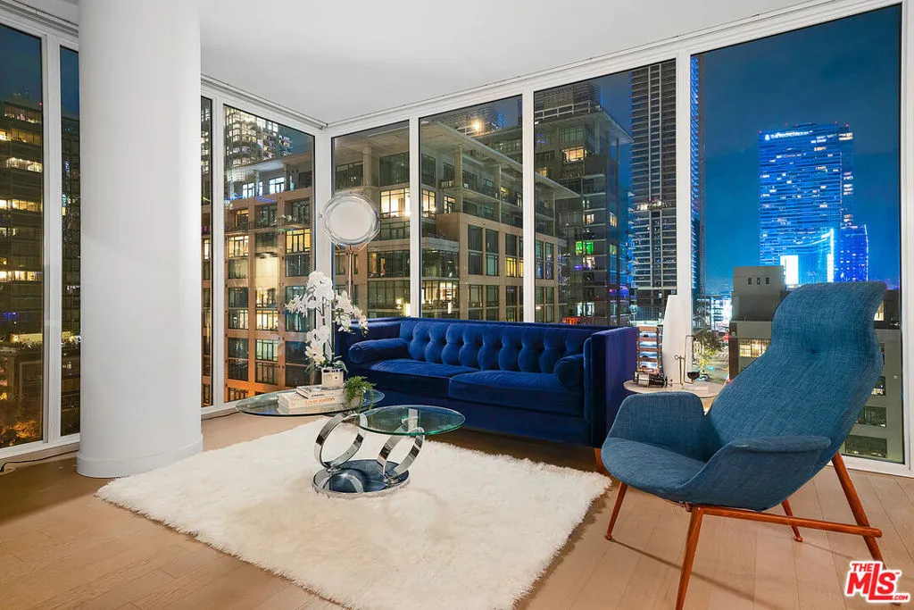 1050 S Grand Avenue Unit 901, Los Angeles, California 90015 home-pic-3