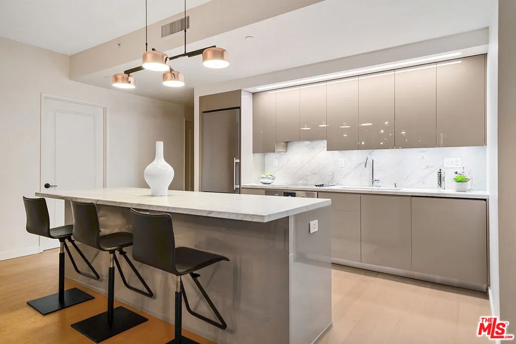 1050 S Grand Avenue Unit 901, Los Angeles, California 90015 home-pic-5