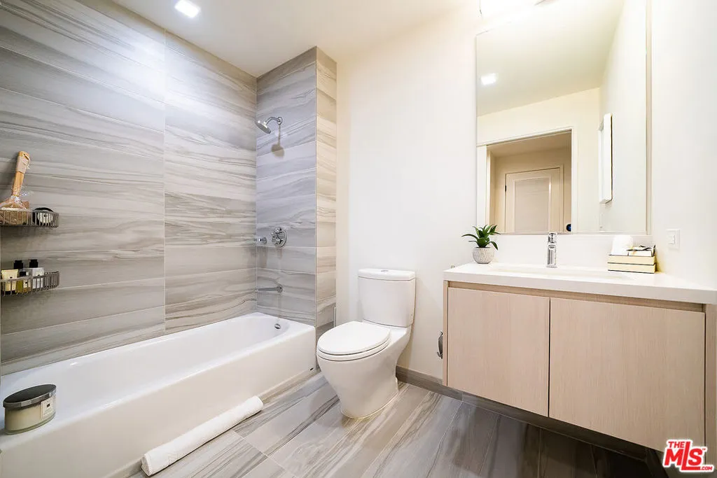 1050 S Grand Avenue Unit 901, Los Angeles, California 90015 home-pic-17