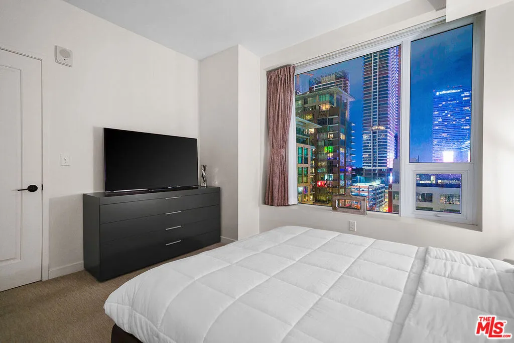 1050 S Grand Avenue Unit 901, Los Angeles, California 90015 home-pic-16
