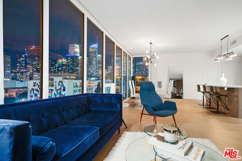 1050 S Grand Avenue Unit 901, Los Angeles, California 90015 home-pic-2
