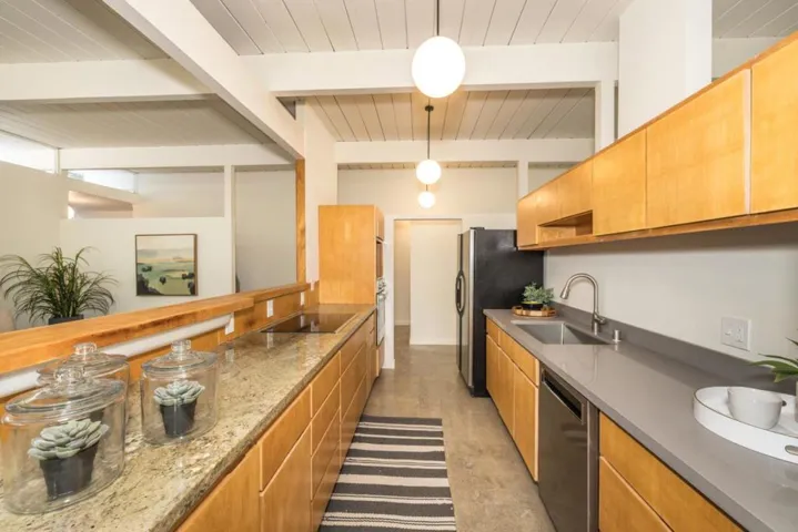 3452 Thomas Drive, Palo Alto, California 94303