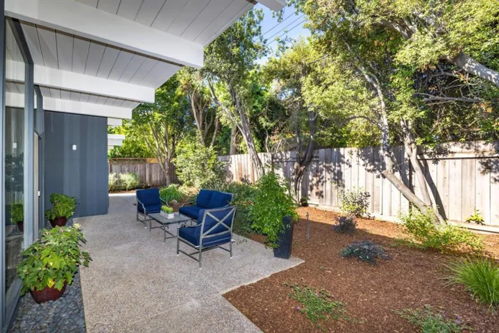 3452 Thomas Drive, Palo Alto, California 94303