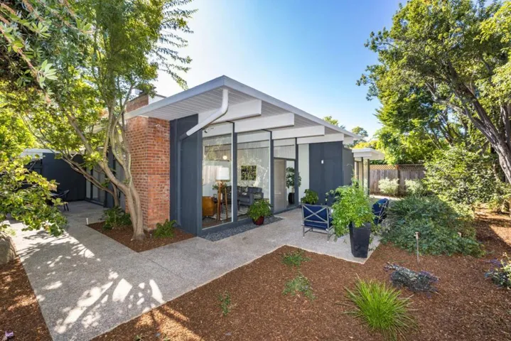 3452 Thomas Drive, Palo Alto, California 94303