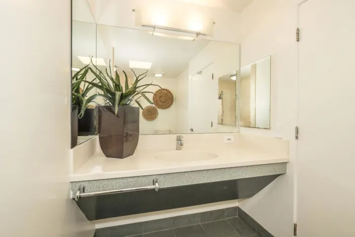 3452 Thomas Drive, Palo Alto, California 94303