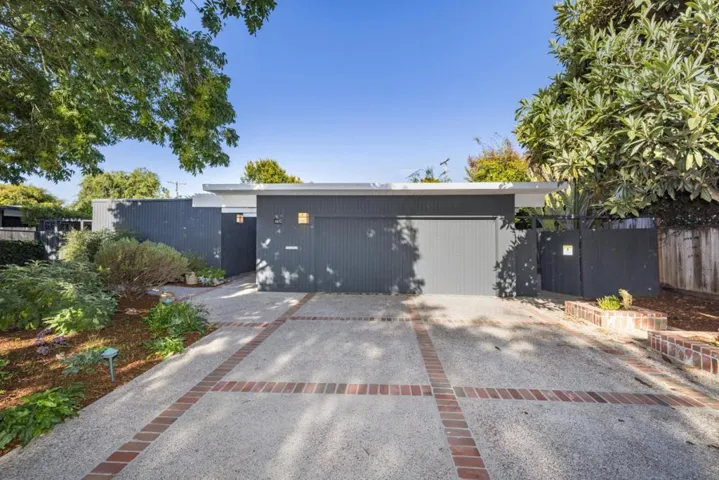 3452 Thomas Drive, Palo Alto, California 94303