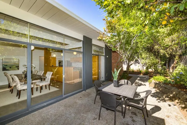 3452 Thomas Drive, Palo Alto, California 94303