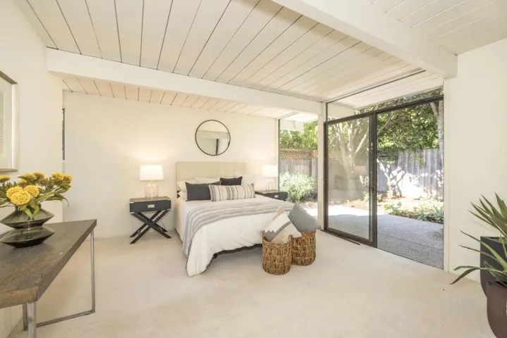 3452 Thomas Drive, Palo Alto, California 94303