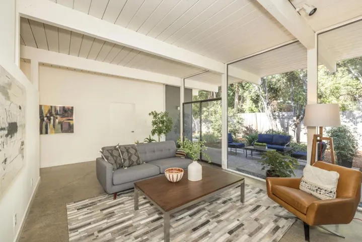 3452 Thomas Drive, Palo Alto, California 94303