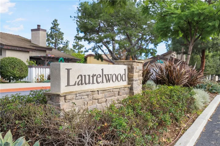 451 Estancia Place, Camarillo, California 93012