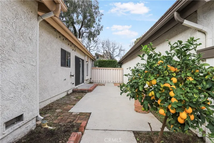 451 Estancia Place, Camarillo, California 93012