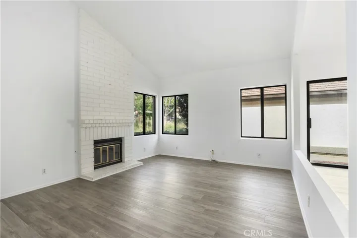 451 Estancia Place, Camarillo, California 93012