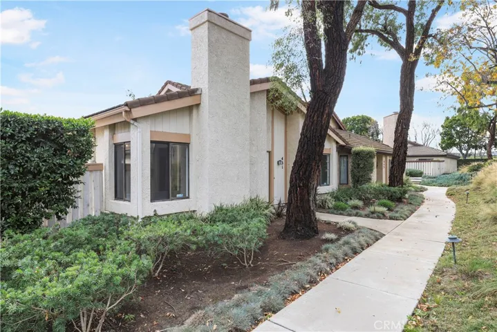 451 Estancia Place, Camarillo, California 93012