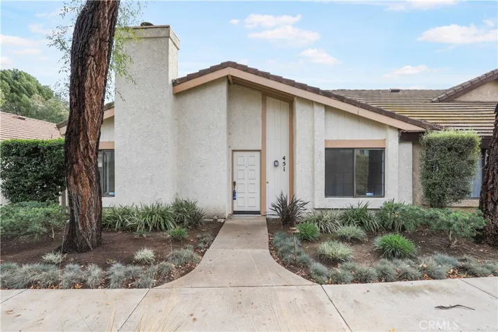 451 Estancia Place, Camarillo, California 93012