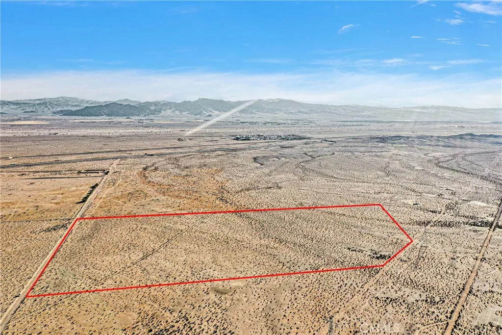 Red property boundary markers are not to be relied on as exact property lines. Buyer to confirm independently.