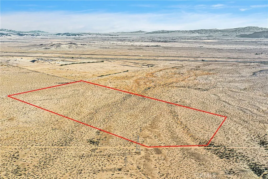 Red property boundary markers are not to be relied on as exact property lines. Buyer to confirm independently.