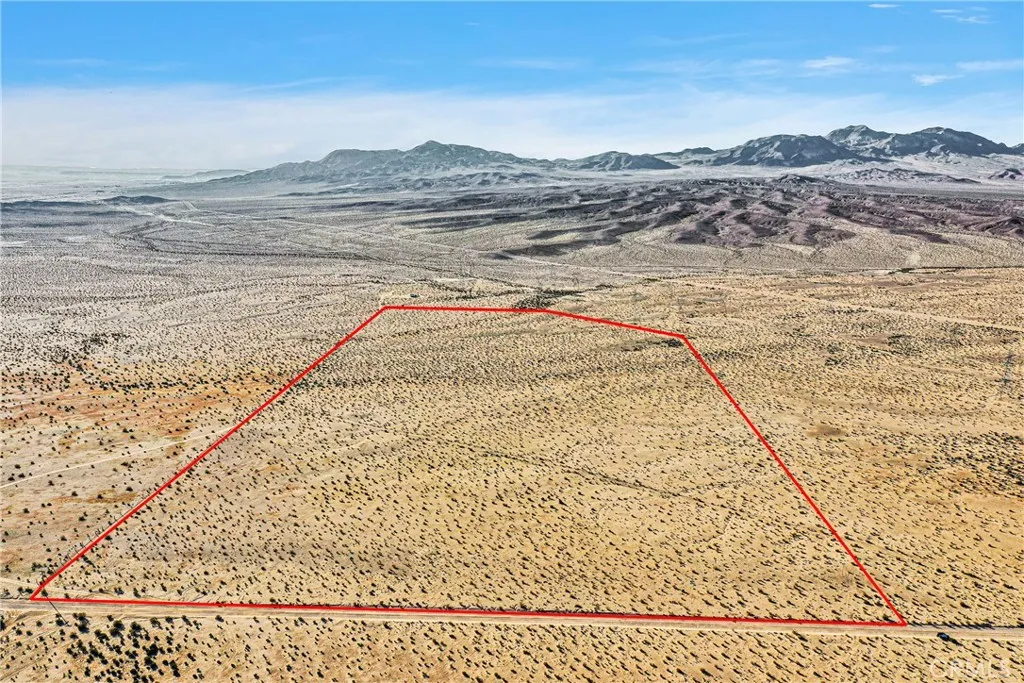 Red property boundary markers are not to be relied on as exact property lines. Buyer to confirm independently.