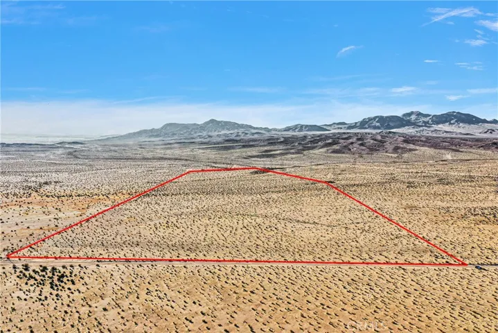 Red property boundary markers are not to be relied on as exact property lines. Buyer to confirm independently.