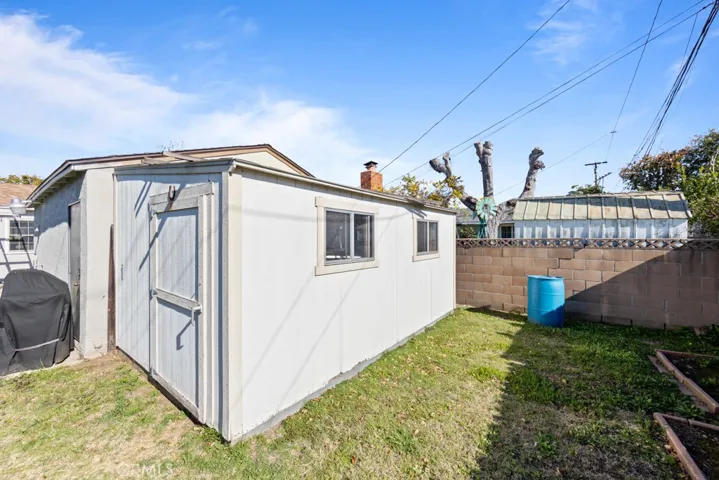 shed behind garage