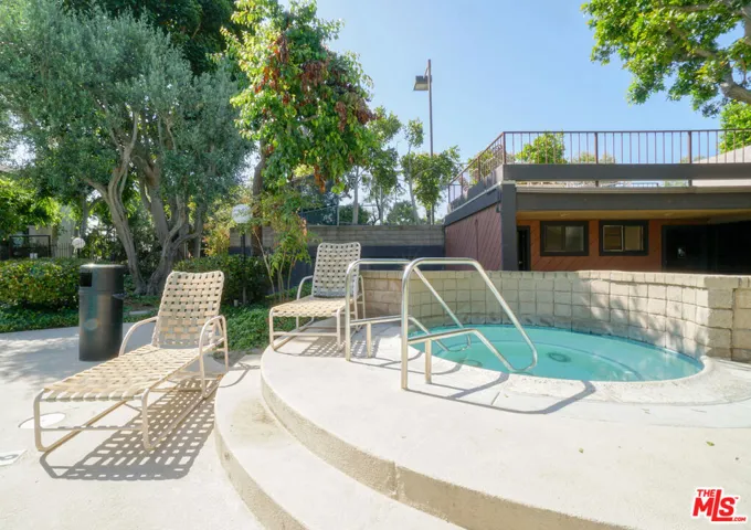 8675 Falmouth Avenue Unit 322, Playa del Rey, California 90293
