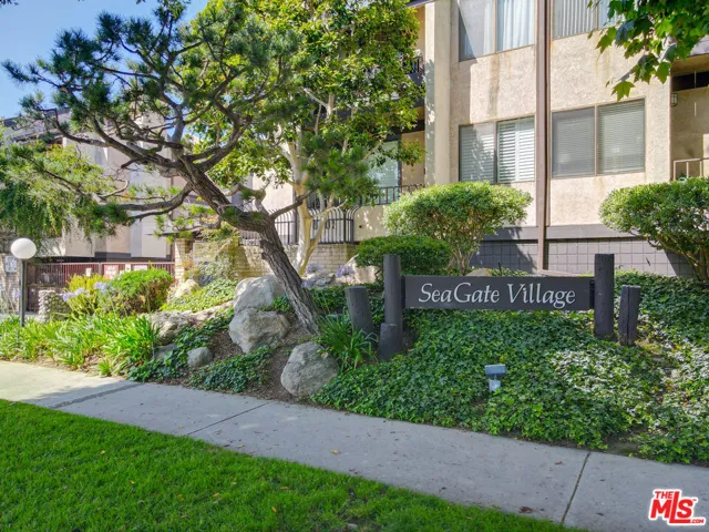 8675 Falmouth Avenue Unit 322, Playa del Rey, California 90293