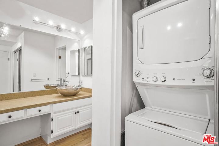 8675 Falmouth Avenue Unit 322, Playa del Rey, California 90293