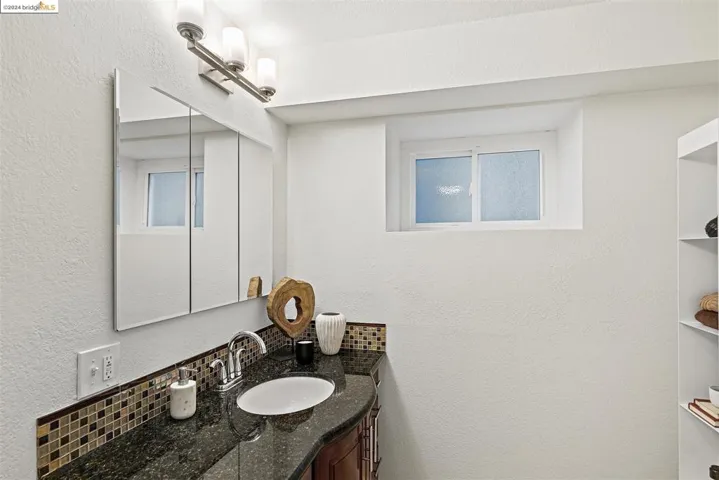 661 42nd St, Oakland, California 94609