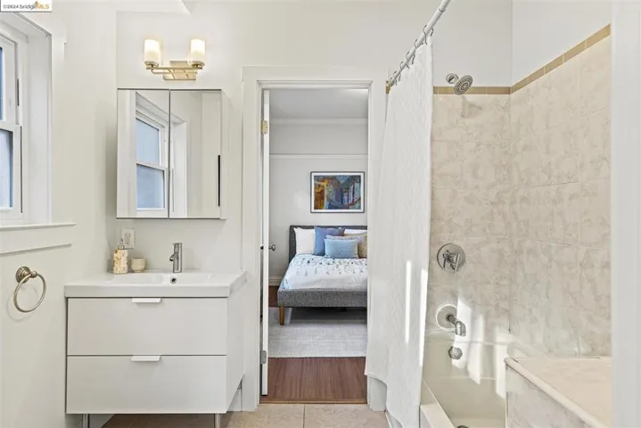 661 42nd St, Oakland, California 94609