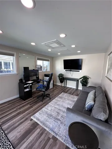 2941 Petaluma Avenue, Long Beach, California 90815