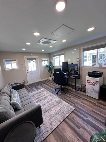 2941 Petaluma Avenue, Long Beach, California 90815
