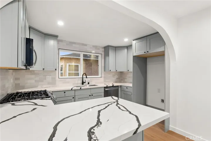 8811 S 8th Avenue, Inglewood, California 90305