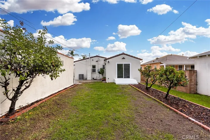 8811 S 8th Avenue, Inglewood, California 90305