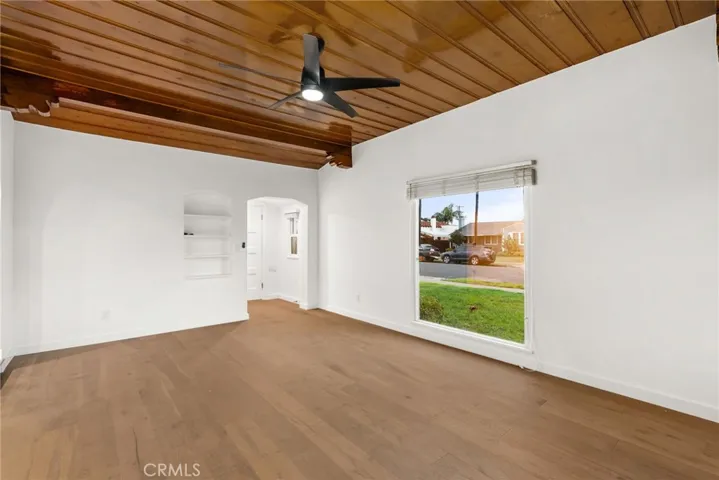 8811 S 8th Avenue, Inglewood, California 90305