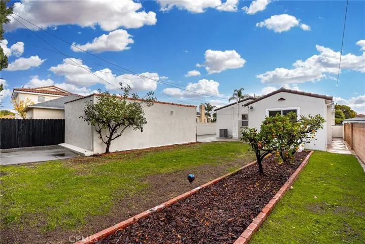 8811 S 8th Avenue, Inglewood, California 90305