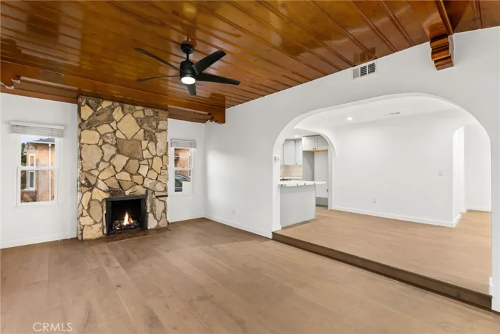 8811 S 8th Avenue, Inglewood, California 90305