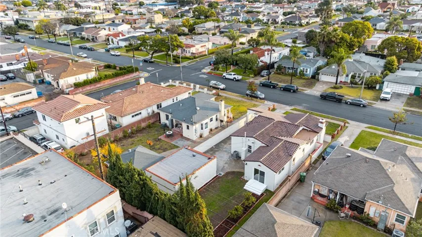 8811 S 8th Avenue, Inglewood, California 90305
