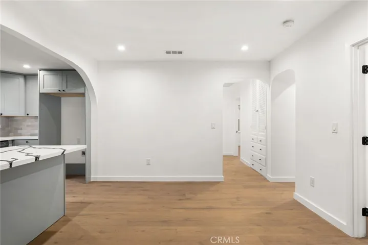 8811 S 8th Avenue, Inglewood, California 90305